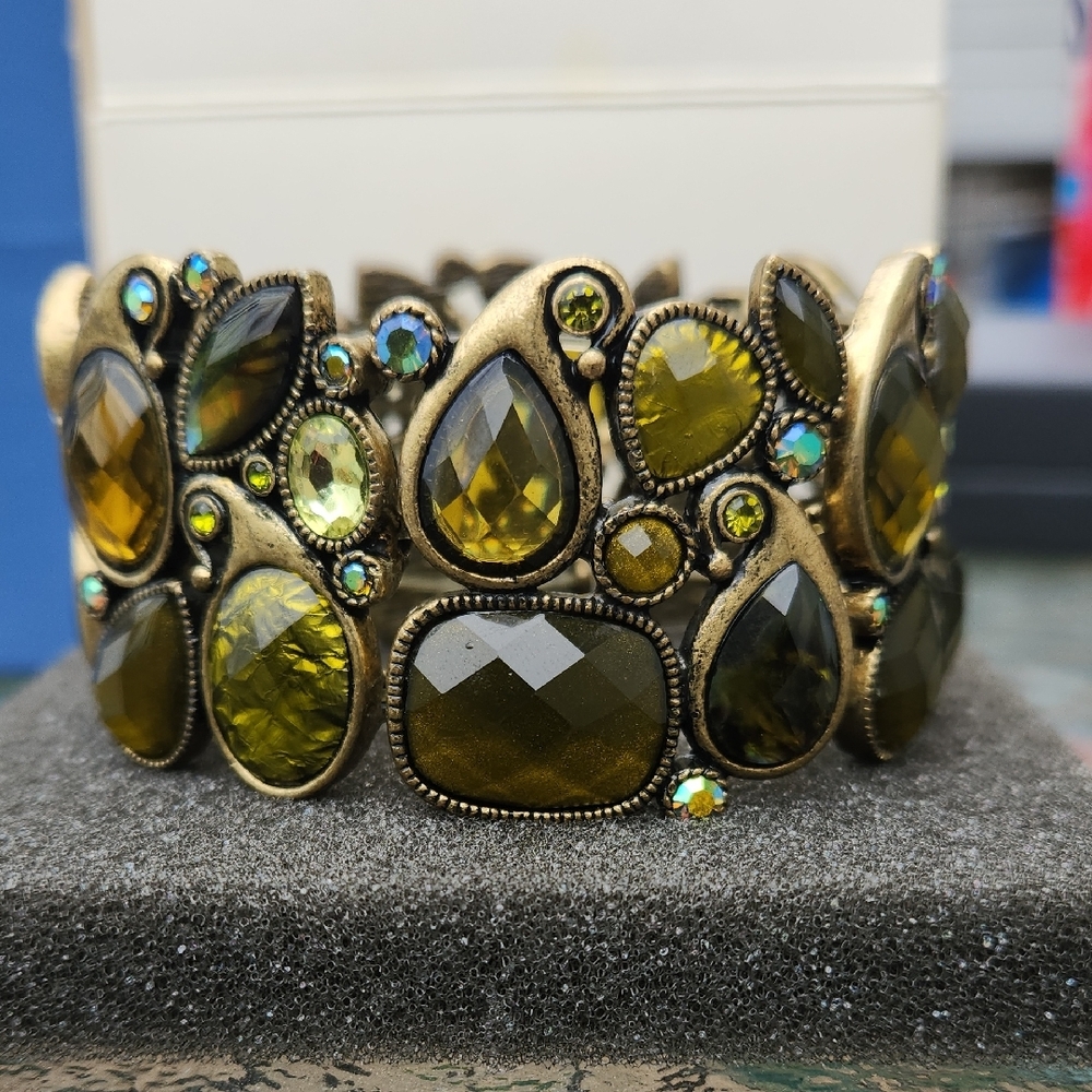 Lia SOPHIA lime Light Statement Bracelet